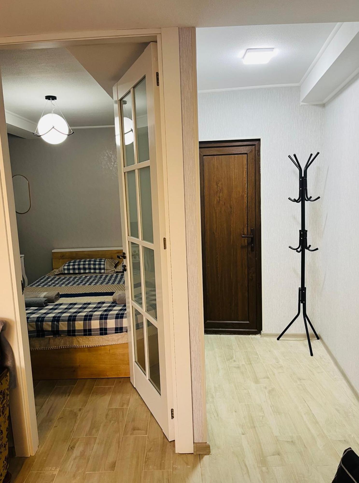 Guest House Poligloti Telavi Bagian luar foto