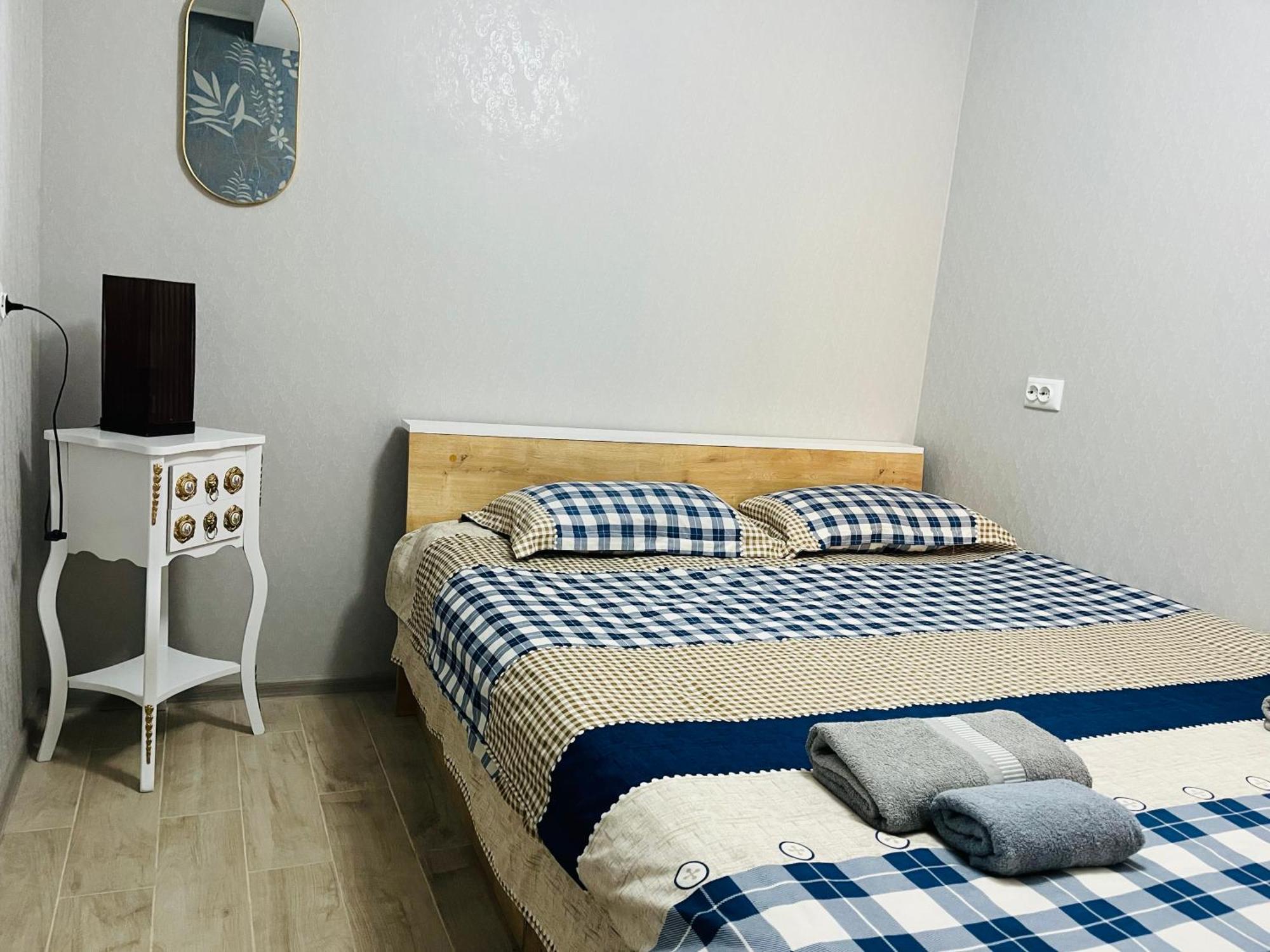 Guest House Poligloti Telavi Bagian luar foto