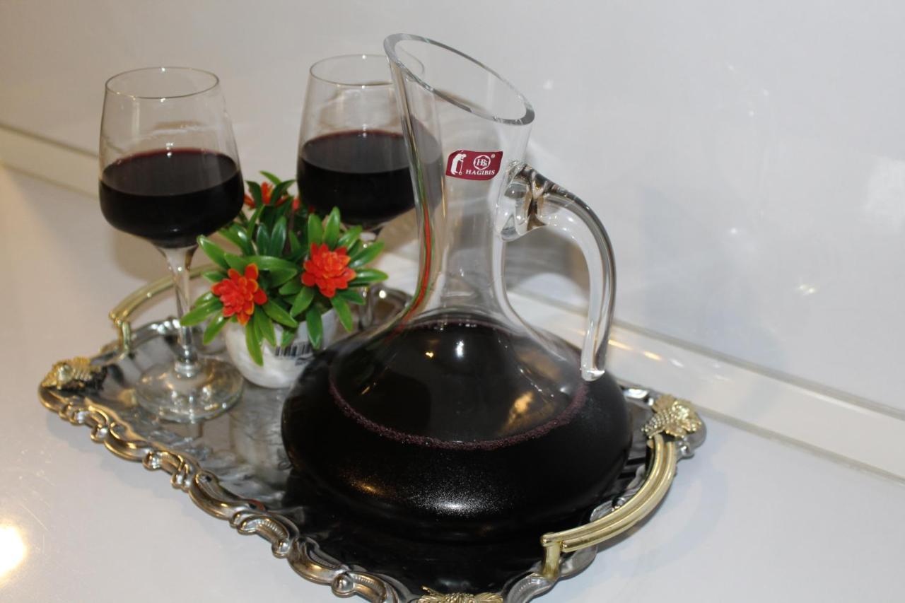 Guest House Poligloti Telavi Bagian luar foto